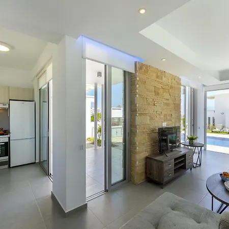 Lifestyle Mylos 9 Villa Protarász