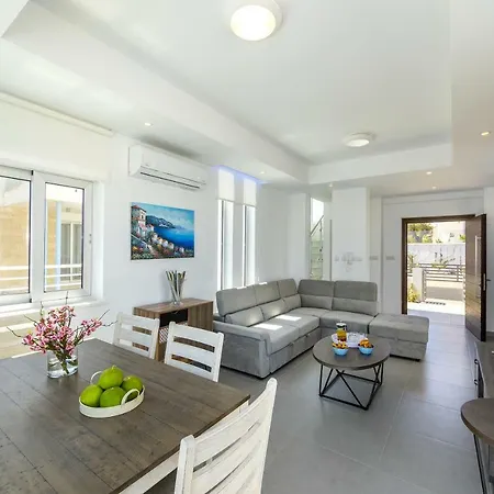 Villa Lifestyle Mylos 9 Protarász